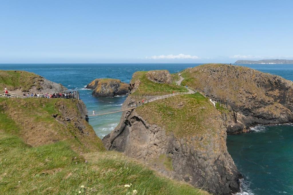 Causeway Coast Sea Shore Apartment - バリーキャッスル エクステリア 写真